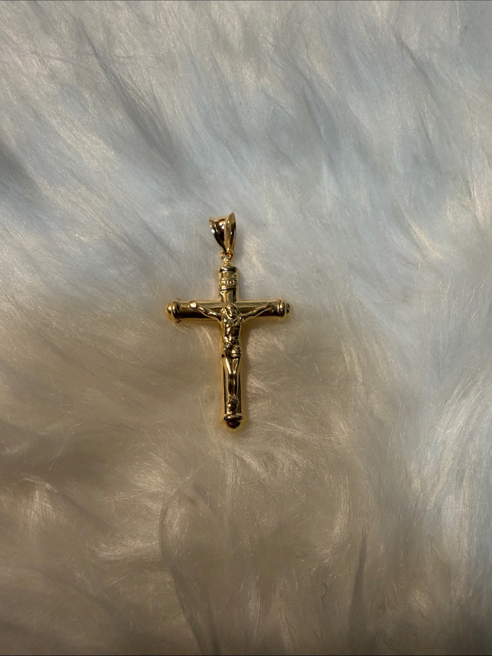 18K Yellow Gold Crucifix Pendant for Women - Classic Religious Cross